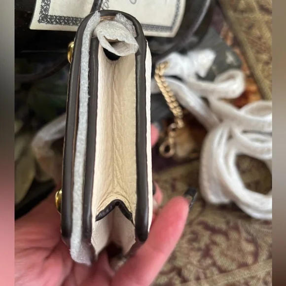 Authentic COACH Hearts studs Leather flap snap wallet on chain - Picture 4 of 15